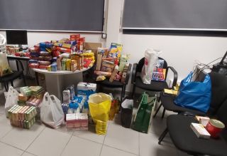 El comité de empresa de OPCSA dona casi 90 kilos de alimentos a San Juan de Dios y a Cruz Roja