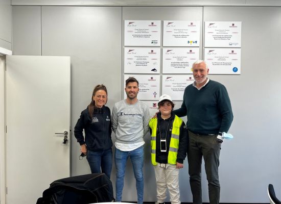 Visita de Nacho al puerto de Vigo, con Coordinadora Solidaria