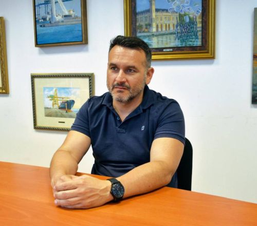 Óscar Martínez: “Que nadie tenga ninguna duda: los estibadores portuarios defendemos la ampliación del Puerto de Valencia”