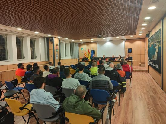 Asamblea de compañeros de Trabajadores de los Puertos en Castellón
