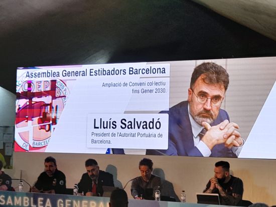 La asamblea de estibadores de Barcelona aprueba ampliar su convenio colectivo hasta el 2030