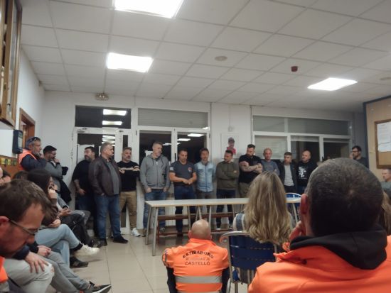 Asamblea de estibadores en el Puerto de Castellón