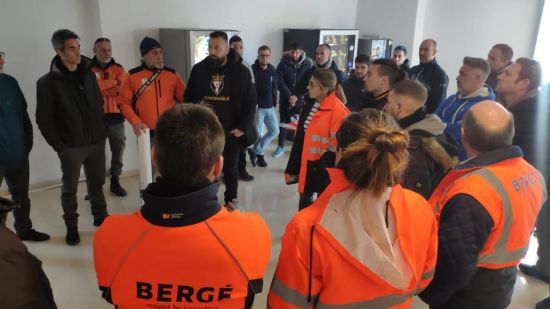 Los trabajador@s de Bergé en Port Nou acuerdan presentar preaviso de huelga para exigir la readmisión de tres compañeros despedidos