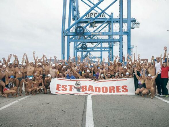 Los estibadores de Las Palmas organizan una travesía de natación solidaria para recordar a Belén María