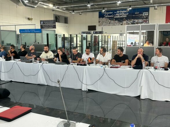 Asamblea de EDC en el puerto de Pireo, Grecia