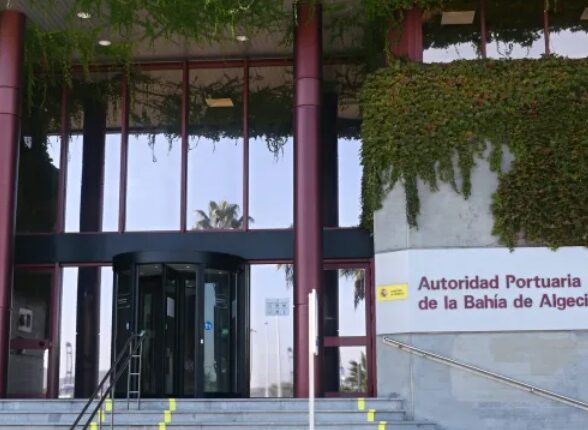 Coordinadora TPA denuncia que la Autoridad Portuaria de  Algeciras penaliza a quienes tengan descendencia o han de cuidar a un familiar en el hospital