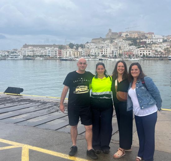 Coordinadora celebra el triunfo en las elecciones sindicales de Balearia Eurolíneas Marítimas en el puerto de Ibiza