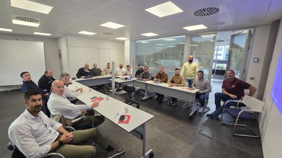 Coordinadora logra que el CPE del puerto de Avilés deje de estar en disolución y garantizar el futuro de la estiba en la región