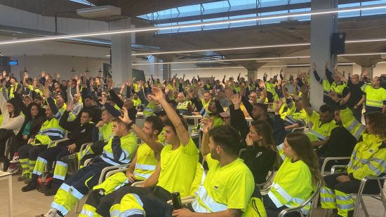 Los estibadores de Barcelona donarán los salarios de los buques trabajados por los desvíos de la DANA