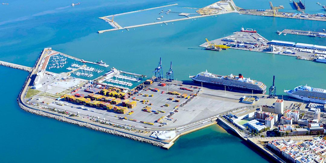Los estibadores del puerto de Cádiz advierten con cesar actividades durante el Carnaval si no se corrigen las graves deficiencias de seguridad