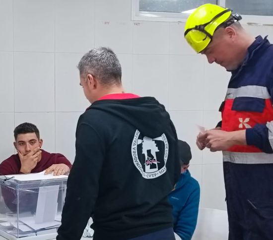 Coordinadora Valenciana de Trabajadores de los Puertos revalida su mayoría en Kalmar Valencia en un contexto de movilizaciones