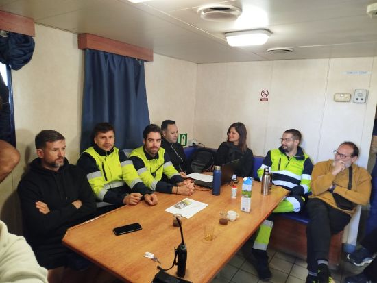 El sector del remolque en el puerto de Santa Cruz de Tenerife inicia un proceso de reflexión para la negociación del convenio colectivo