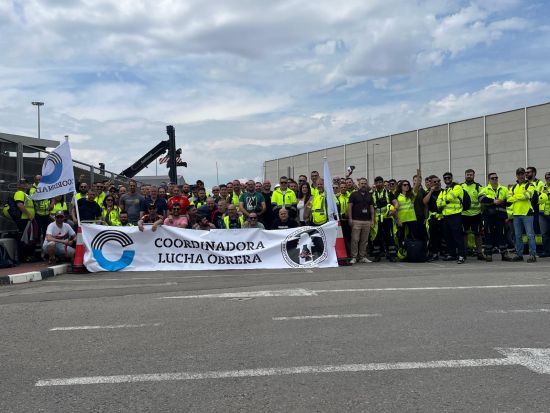 Nueva jornada de huelga de los trabajador@s de Elecnor de la terminal MSC del puerto de Valencia