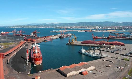 Coordinadora de Trabajadores de los Puertos denuncia el incumplimiento de derechos laborales en la empresa Evaristo Casariego, en el puerto de Gijón