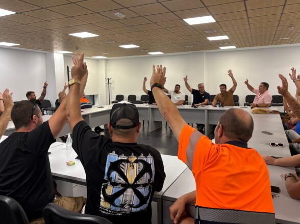 Desconvocada la huelga de la plantilla de la Corporación de Prácticos en el puerto de Algeciras tras un acuerdo de última hora