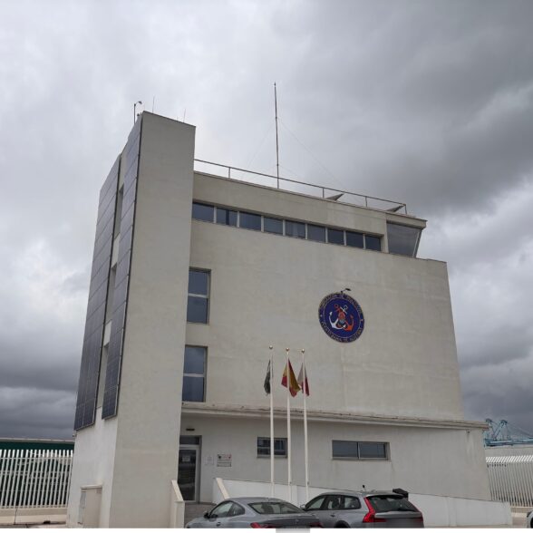Los trabajadores de la Corporación de Prácticos del puerto de Algeciras votan mayoritariamente a favor de la huelga en plena OPE