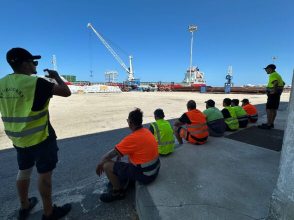 Huelga de trabajador@s de la empresa Navarro y Boronad, en el puerto de Gandía, ante el despido de dos compañeros
