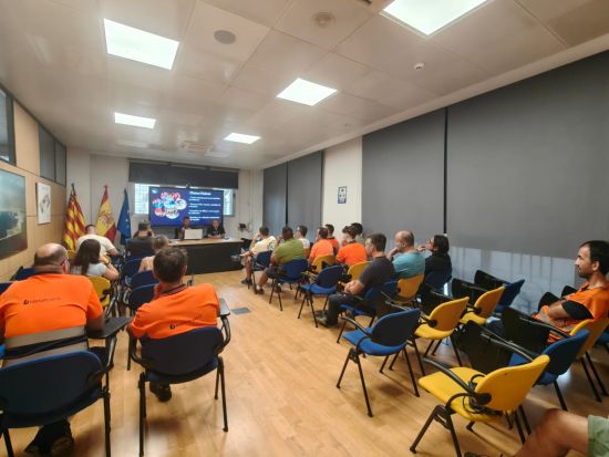 Coordinadora Estatal de Trabajadores de los Puertos ‘arranca’ en el puerto de Castellón su ronda de asambleas