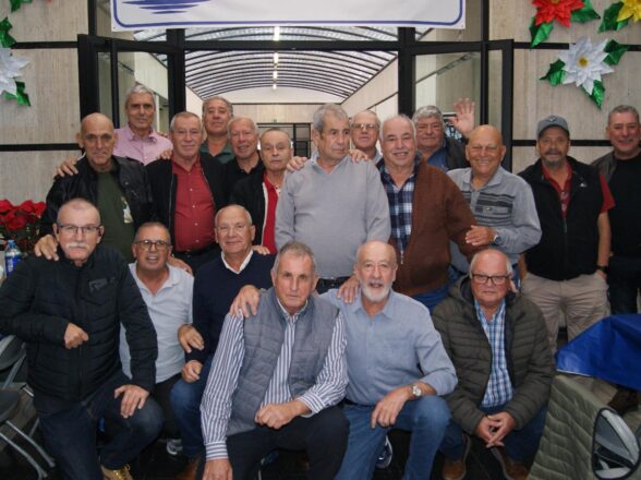 El brindis navideño de los estibadores de Tenerife congrega a más de 120 personas