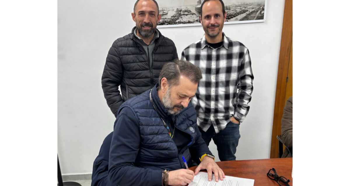 Firma del primer acuerdo sectorial de la estiba en el Puerto de Huelva