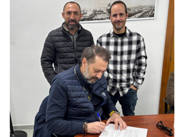 Firma del primer acuerdo sectorial de la estiba en el Puerto de Huelva