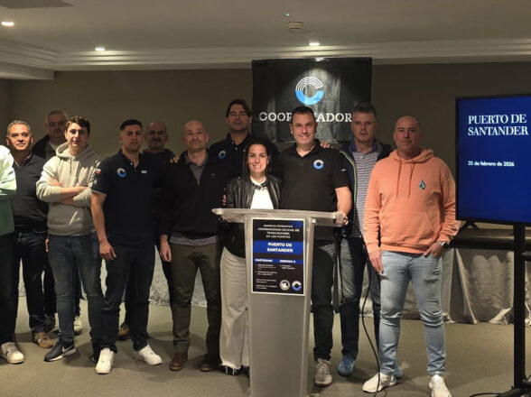 Coordinadora Estatal de Trabajadores de los Puertos celebra una asamblea informativa en el Puerto de Santander