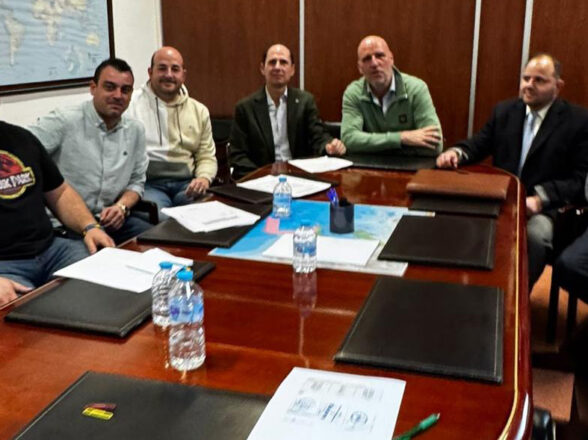 Coordinadora garantiza una década de estabilidad para la estiba del Puerto de Gijón