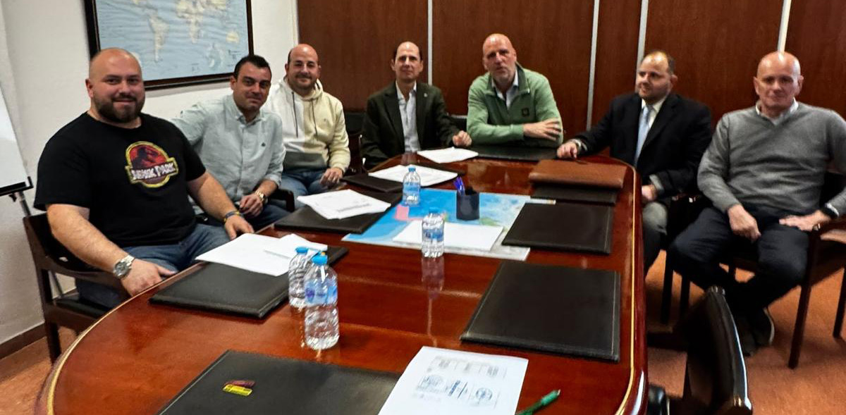 Coordinadora garantiza una década de estabilidad para la estiba del Puerto de Gijón