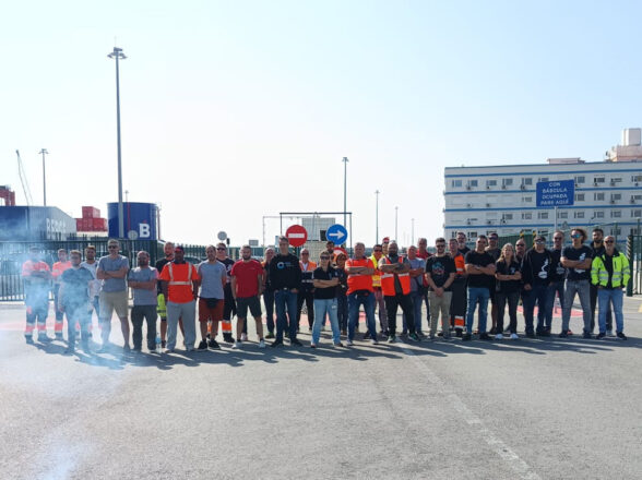 Los trabajadores de la terminal Port Nou, del grupo Bergé, irán a la huelga a partir del 13 de marzo