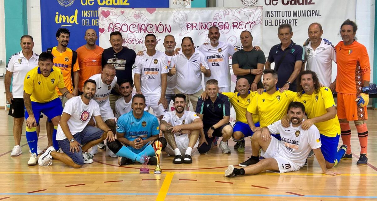 La Maratón Solidaria de Fútbol Sala del puerto de Cádiz reúne a nueve colectivos en favor de la investigación del síndrome de Rett