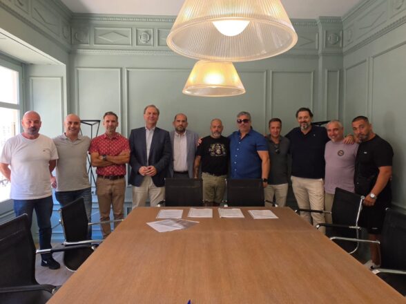 Coordinadora y ACEMAR firman el primer Convenio Sectorial de la Estiba del Puerto de Málaga