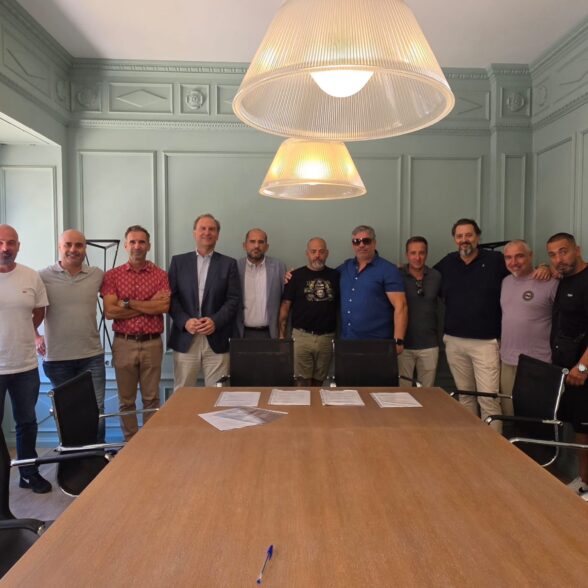 Coordinadora y ACEMAR firman el primer Convenio Sectorial de la Estiba del Puerto de Málaga
