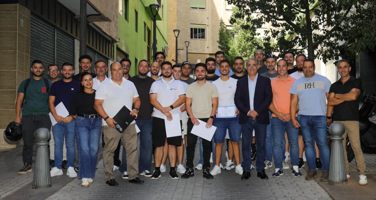 La cuarta promoción de estibadores portuarios de Santa Cruz de Tenerife recibe sus certificados de profesionalidad